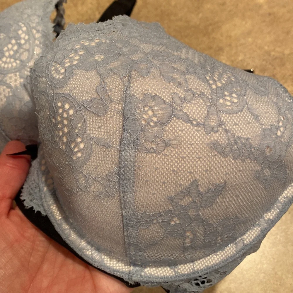 Women’s Victoria’s Secret bra size 32DD